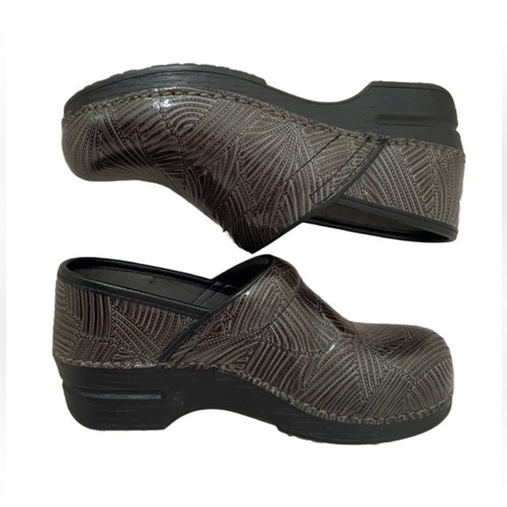 Dansko XP Slip Protection Clogs